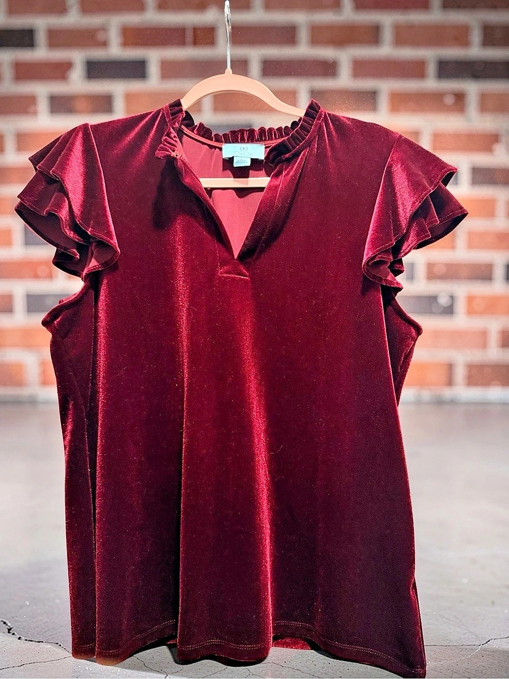 CeCe Velvet Flutter Sleeve Top Velvet Ruffle Sleeve Blouse in Red Large